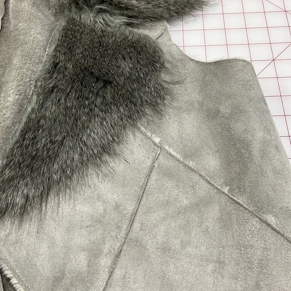 CATO WOMAN Boho Faux Shearling Faux Fur Collar Boho Western Grey Vest SZ 26/28W - Picture 8 of 12